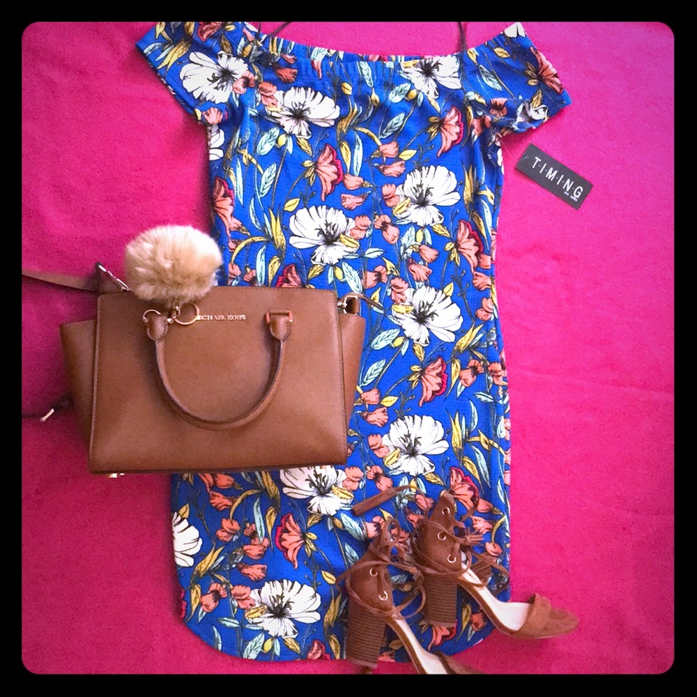 Sold!! Off shoulder floral dress size large